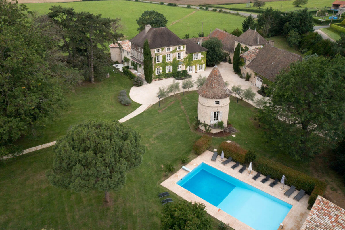 Aerial view of Château de Mirande and its grounds.